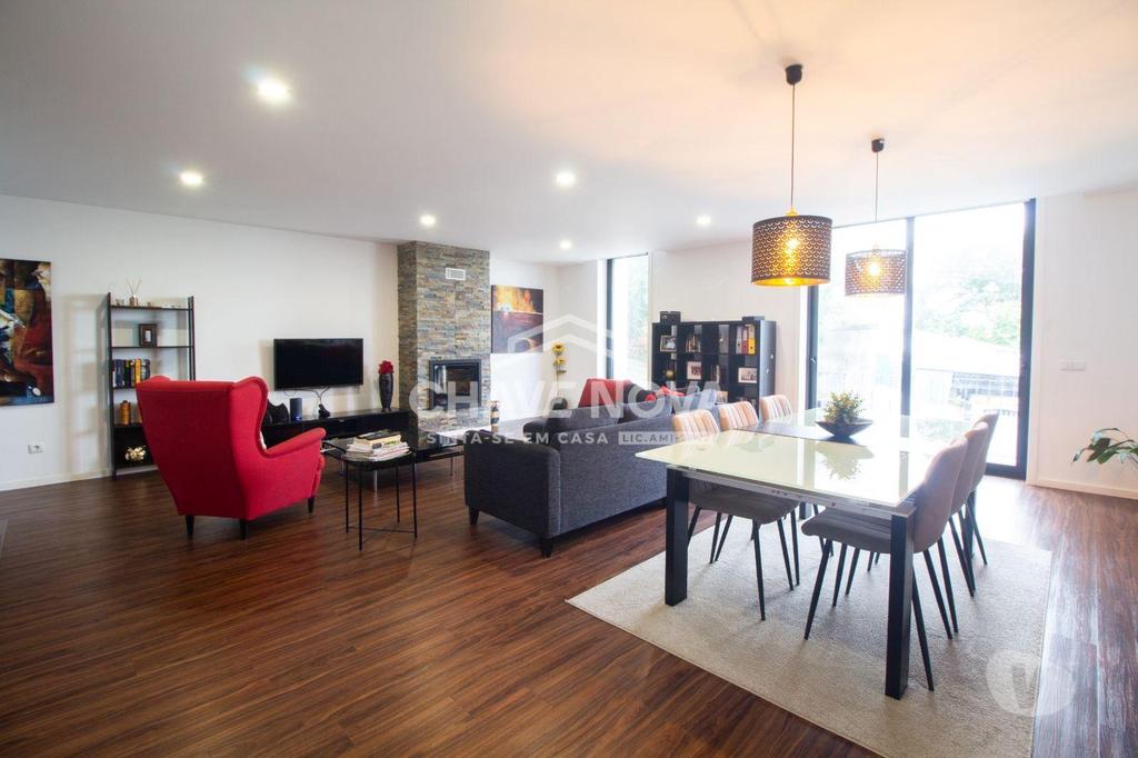 Apartamentos a venda Vila Nova de Gaia - Fotos para Moradia V3+1 com piscina e vista mar em Grijó - Vila Nova de