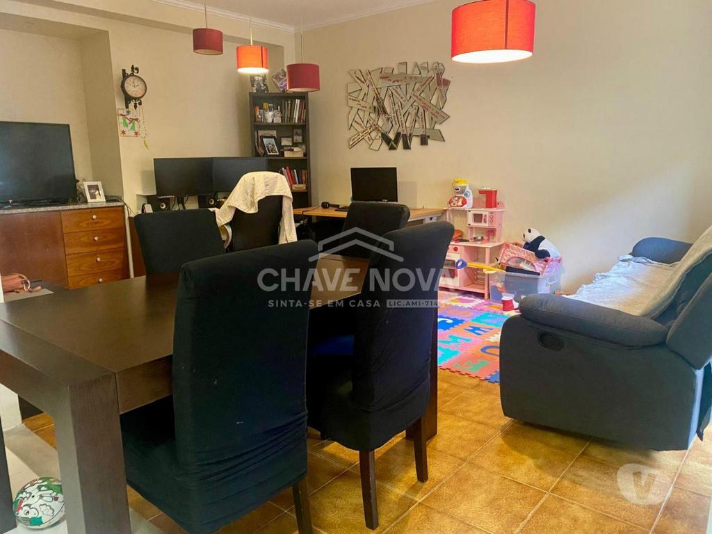 Apartamentos a venda Vila Nova de Gaia - Fotos para Apartamento T2 com Terraço e Lugar de Garagem perto do Metro