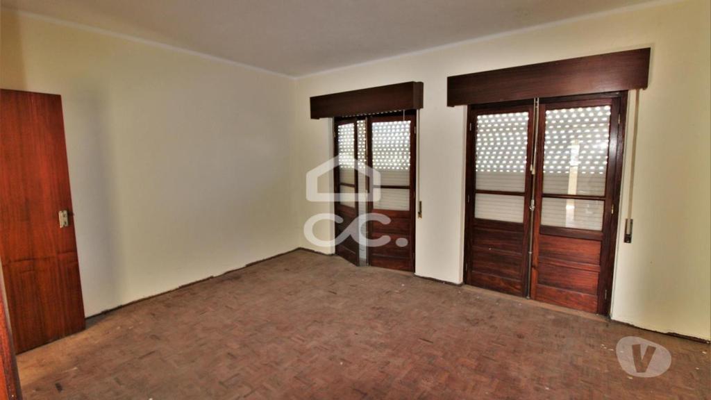 Apartamentos a venda Pombal - Fotos para Moradia T3 de dois pisos em Almagreira (Pombal), implantada em