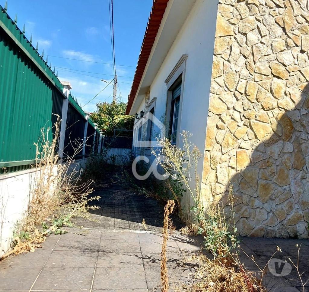 Apartamentos a venda Tomar - Fotos para Moradia tipologia T4, localizada em Carrazede - Tomar, com