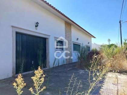 Casas a venda - Fotos para Moradia tipologia T4, localizada em Carrazede - Tomar, com