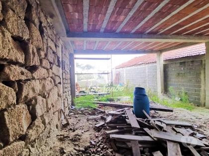 Casas a venda - Fotos para Moradia r c M3 para recuperar a 600m da praia de Labruge