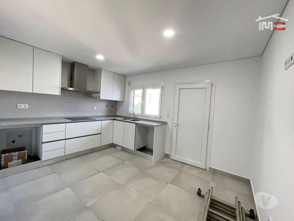 Apartamentos a venda Seixal - Fotos para Fernão Ferro: Moradia T3 Duplex de Luxo POSSIBILIDADE