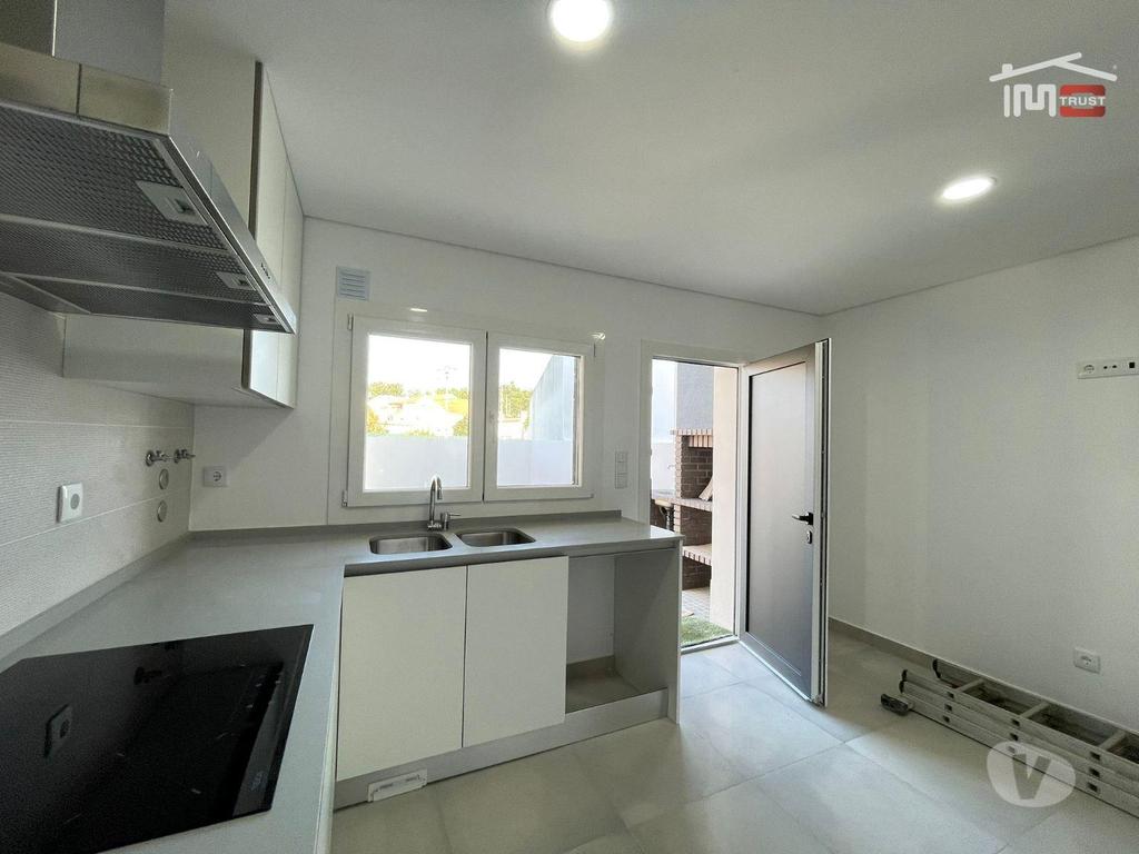 Apartamentos a venda Seixal - Fotos para Fernão Ferro: Moradia T3 Duplex de Luxo POSSIBILIDADE