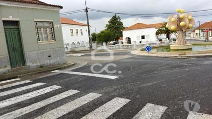 Imóveis para venda - Fotos para Moradia para recuperar com duas frentes em zona Prime