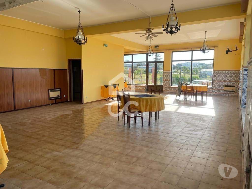 Comprar Loja Leiria - Fotos para PRAIA DO PEDROGÃO----Espaço Comercial com a área útil de 166...