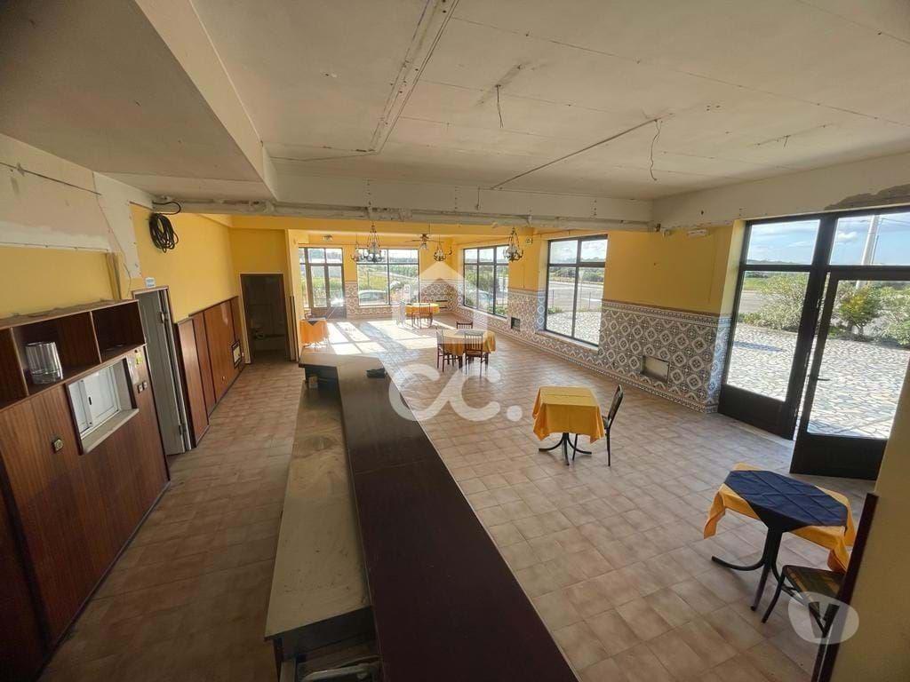 Comprar Loja Leiria - Fotos para PRAIA DO PEDROGÃO----Espaço Comercial com a área útil de 166...