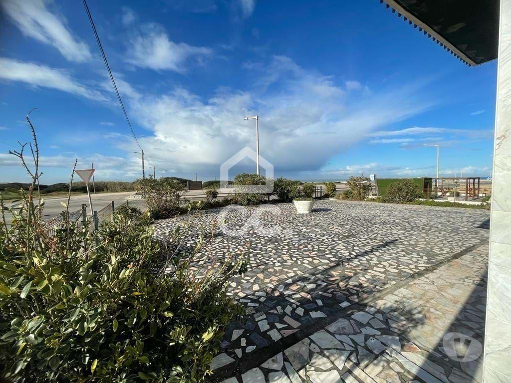 Comprar Loja Leiria - Fotos para PRAIA DO PEDROGÃO----Espaço Comercial com a área útil de 166...
