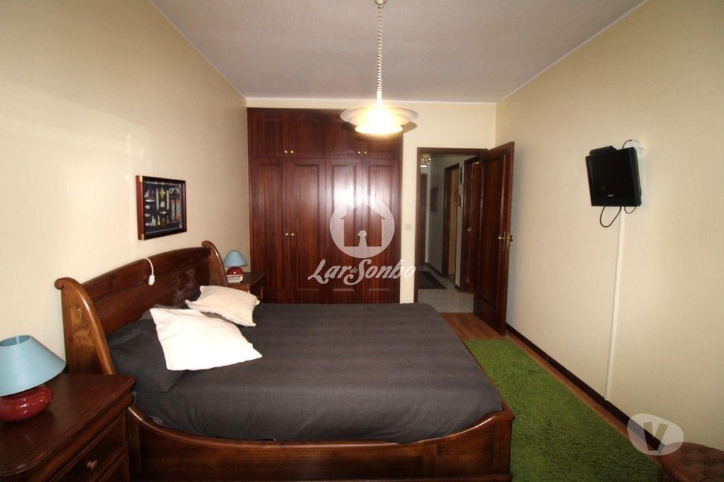 Apartamentos a venda Póvoa de Varzim - Fotos para Apartamento T1+1 com L.G. p 2 carros em 1º linha de PRAIA na