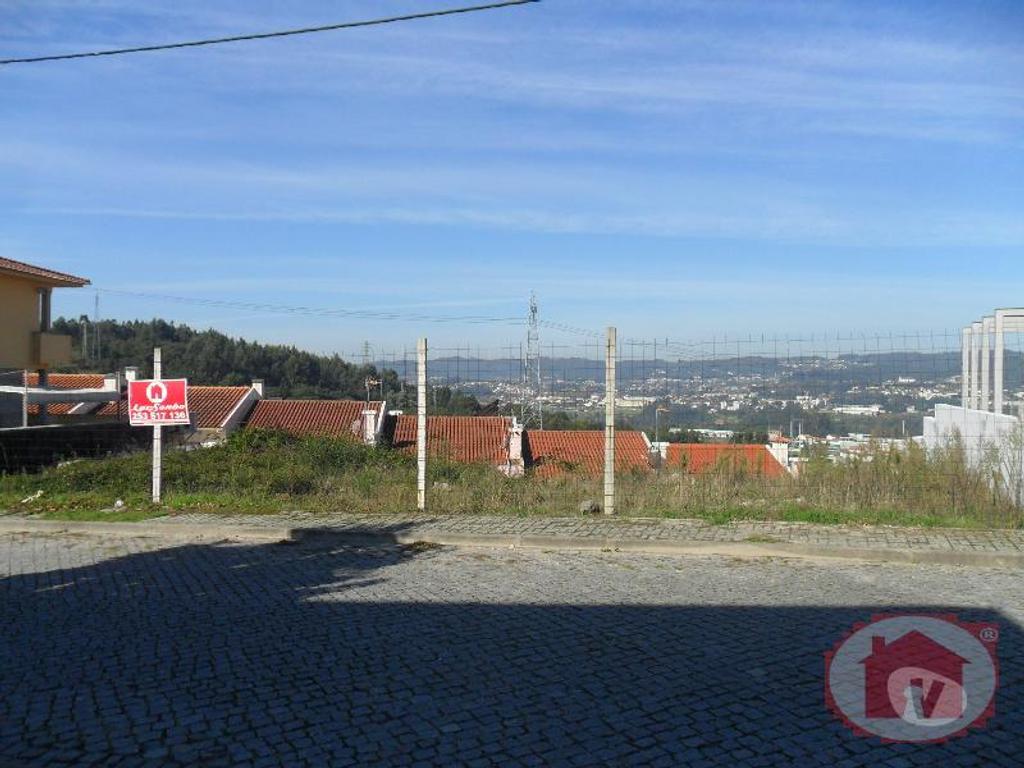 Terrenos Guimarães - Fotos para Guimaraes-Fantástico lote para moradia (245-T-00857)