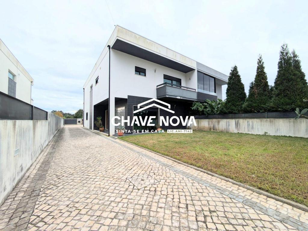 Apartamentos a venda Oliveira do Bairro - Fotos para Moradia geminada T4 para venda na Palhaça, em Oliveira do Bairro
