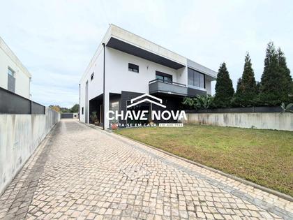 Imóveis para venda - Fotos para Moradia geminada T4 para venda na Palhaça, em Oliveira do Bairro