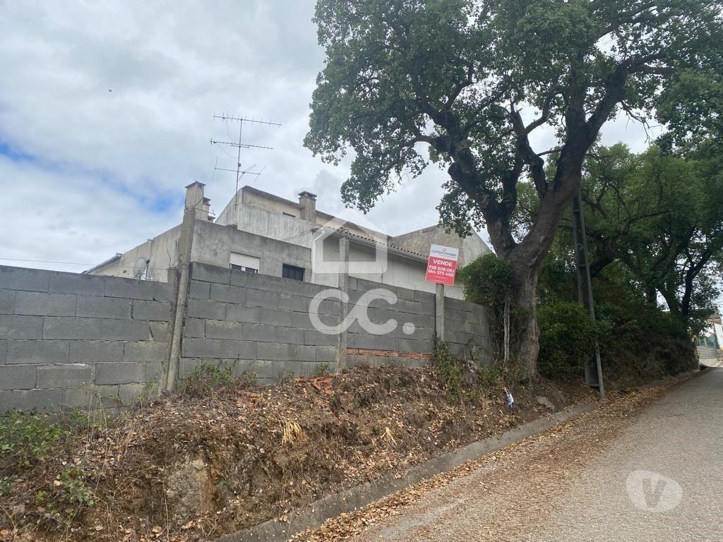 Apartamentos a venda Tomar - Fotos para Tomar-Moradia T3 em Casais e Alviobeira (235 M 01374)