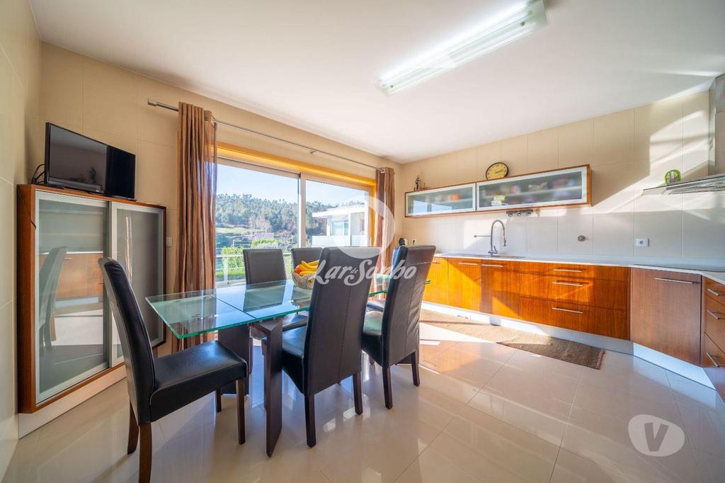 Apartamentos a venda Guimarães - Fotos para Guimaraes-Fantástica moradia individual (245-M-01596)