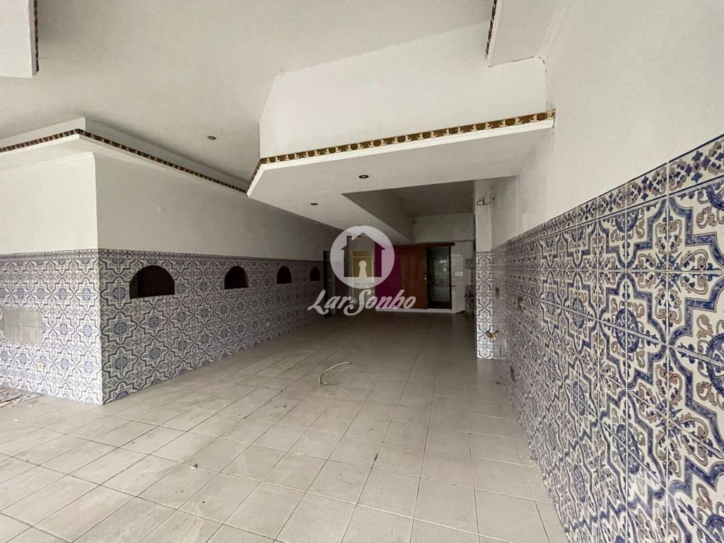 Comprar Loja Guimarães - Fotos para Excelente loja com licença para restauração