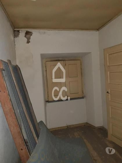 Imóveis para venda - Fotos para Alpiarca-Moradia para recuperar com garagem e adega (235 M 01380)
