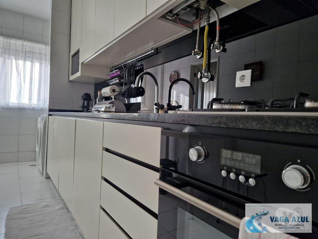 Apartamentos a venda Gondomar - Fotos para Gondomar-Apartamento T3+1 no Edifício Mafavis - S. Cosme (240133)