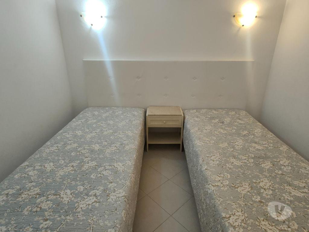 Apartamentos a venda Portimão - Fotos para T1 transformado em T2 Remodelado no Clube Praia da Rocha A 2