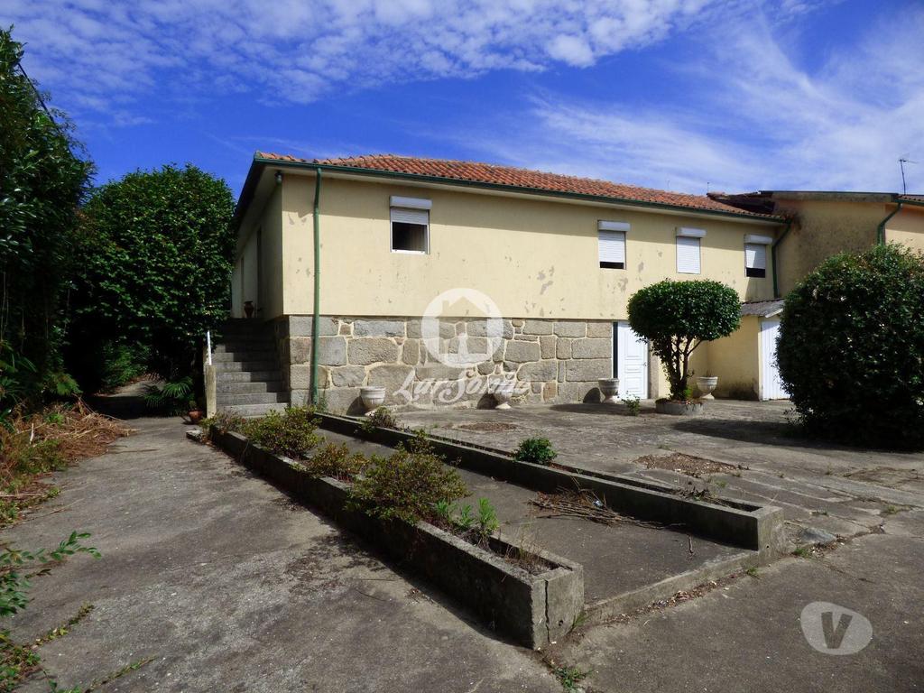 Apartamentos a venda Guimarães - Fotos para Guimaraes-Fantásticas moradias para restauro (245-M-01624)