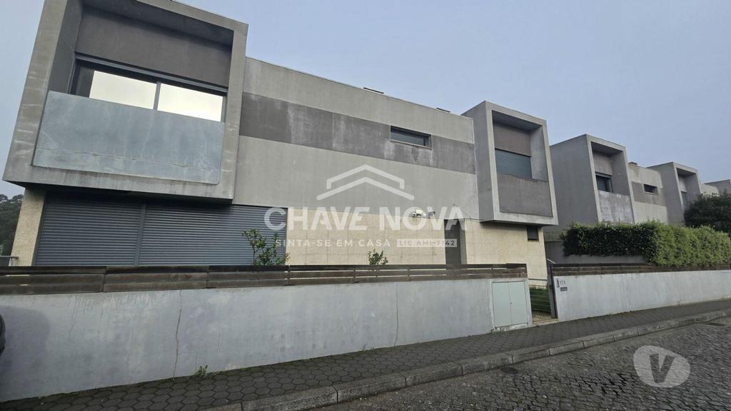 Apartamentos a venda Vila Nova de Gaia - Fotos para Moradia T4 c Terraço e Jardim em Gulpilhares (GN 02106)