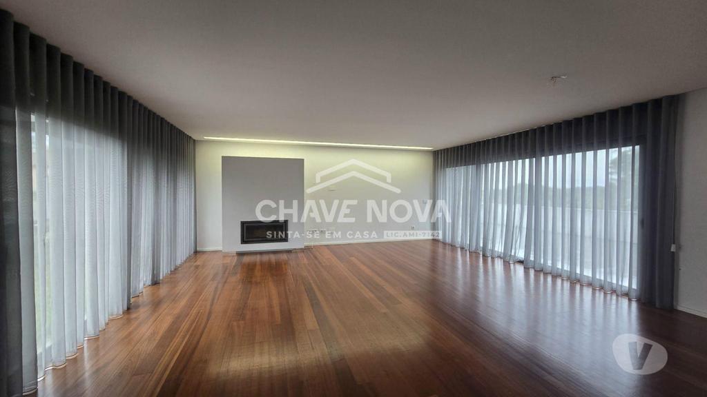 Apartamentos a venda Vila Nova de Gaia - Fotos para Moradia T4 c Terraço e Jardim em Gulpilhares (GN 02106)