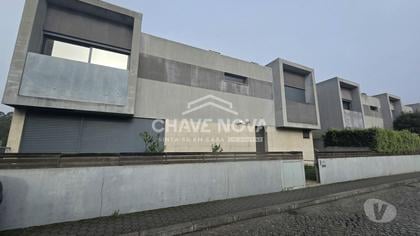 casas para vender - Fotos para Moradia T4 c Terraço e Jardim em Gulpilhares (GN 02106)