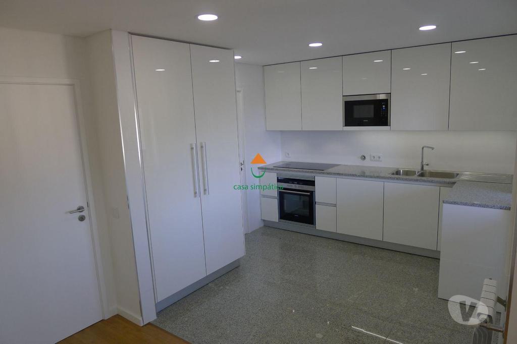 Imóveis para alugar Matosinhos - Fotos para T5 disponível para arrendamento