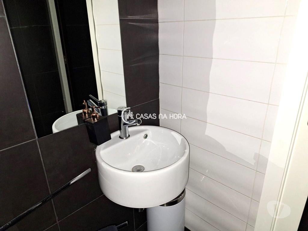 Aluguer Loja Viseu - Fotos para Escritório Mobilado e com Garagem - Centro da Cidade