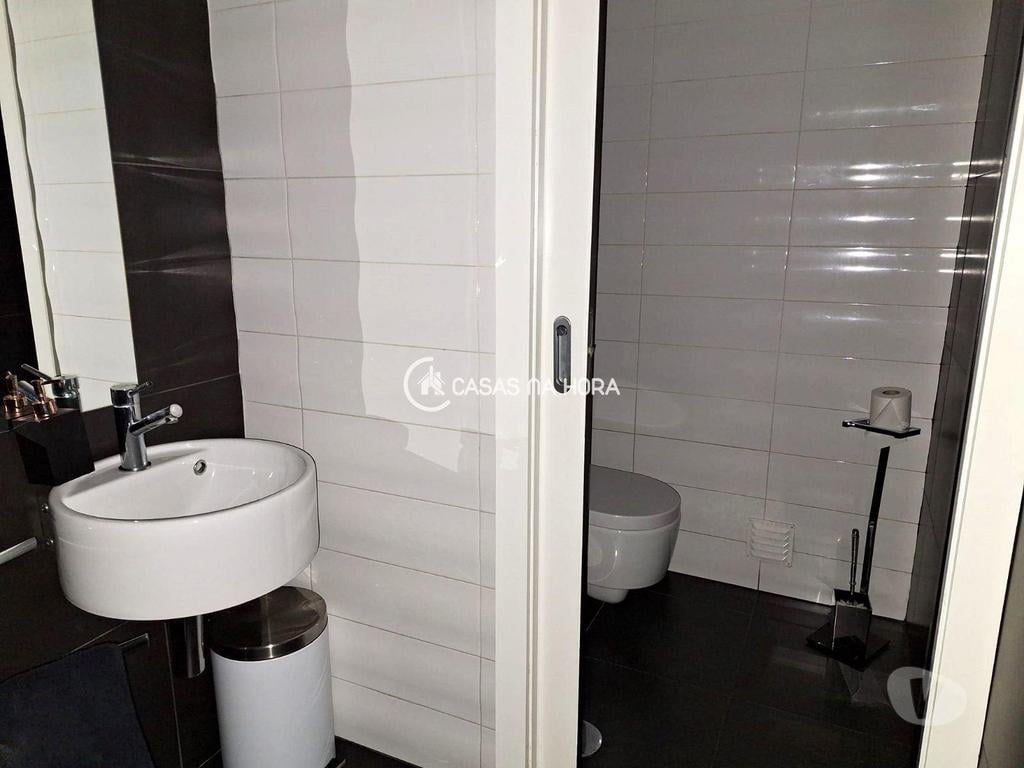 Aluguer Loja Viseu - Fotos para Escritório Mobilado e com Garagem - Centro da Cidade