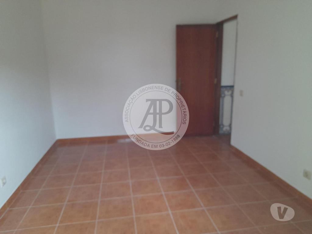 Imóveis para alugar Sintra - Fotos para RUA DE VISEU 29 RC