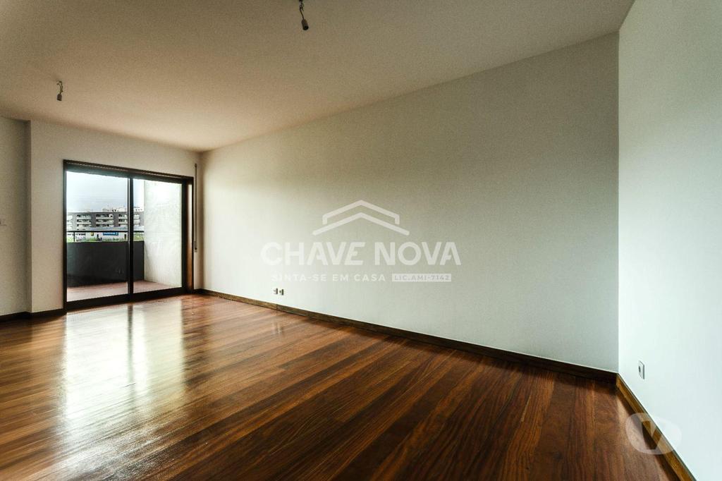 Apartamentos a venda Braga - Fotos para Braga-Apartamento T4 Braga (BRG 00141)