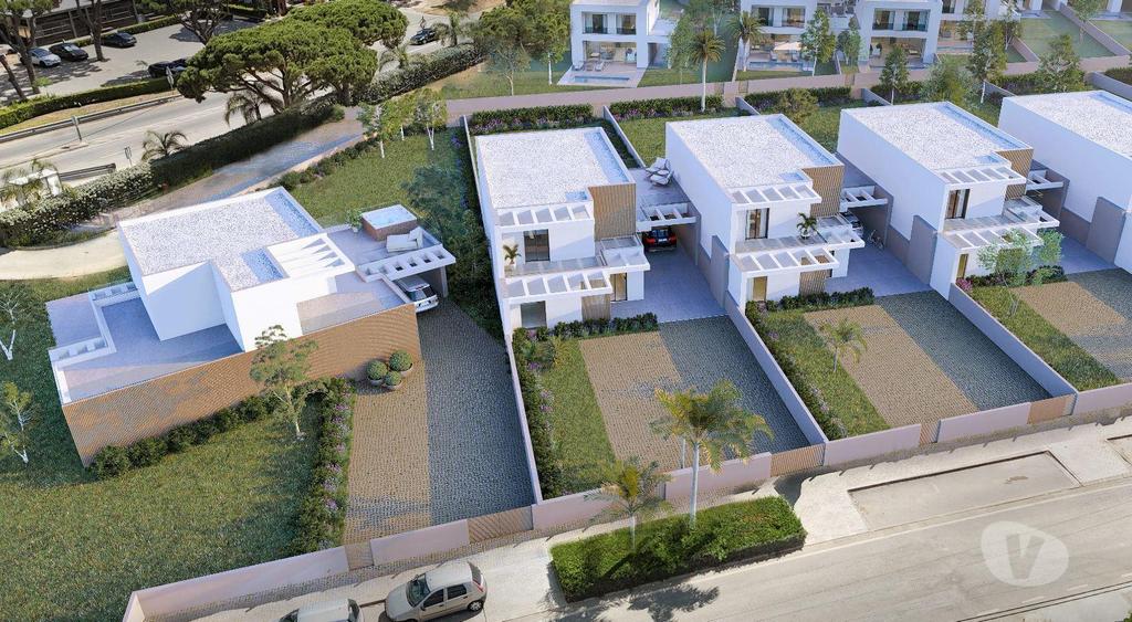 Apartamentos a venda Loulé - Fotos para Loule-Moradia Geminada T4 com piscina, Quarteira (VLM 00281)