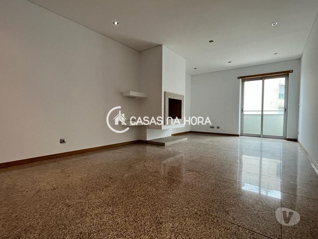 Imóveis para alugar Viseu - Fotos para T2 Com Ar Condicionado e Garagem - Centro da Cidade - Viseu