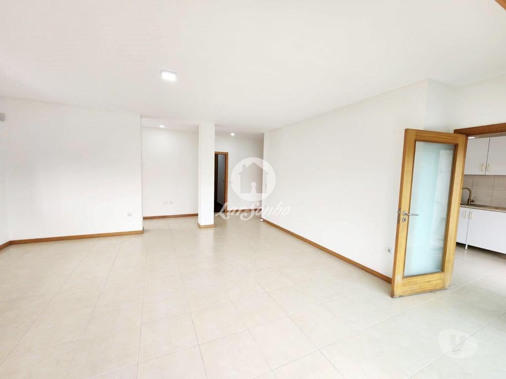 Apartamentos a venda Guimarães - Fotos para Andar Moradia T3 com garagem fechada em Sande São Clemente-