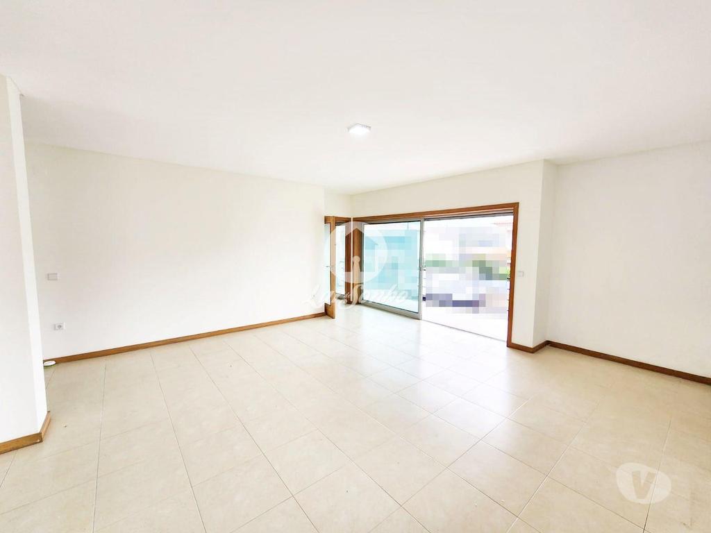 Apartamentos a venda Guimarães - Fotos para Andar Moradia T3 com garagem fechada em Sande São Clemente-