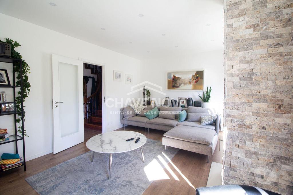 Apartamentos a venda Vila Nova de Gaia - Fotos para Excelente Moradia V4 em Oliveira do Douro (OD 02457)