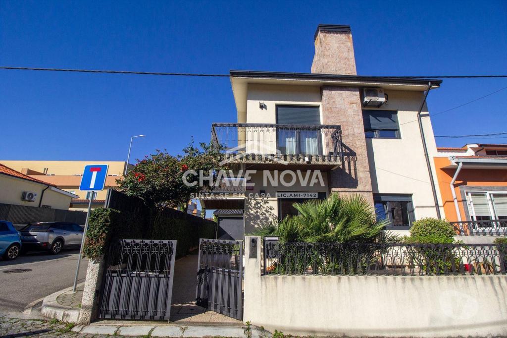 Apartamentos a venda Vila Nova de Gaia - Fotos para Excelente Moradia V4 em Oliveira do Douro (OD 02457)