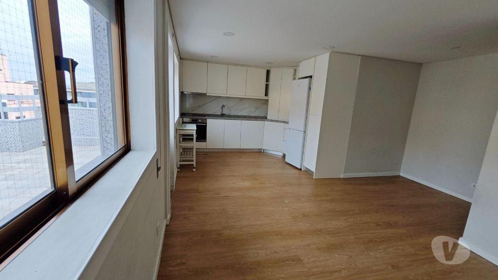 Imóveis para alugar Vila Nova de Gaia - Fotos para T2 Duplex - Equip. -Garagem Junto ao Corte Inglês Gaia