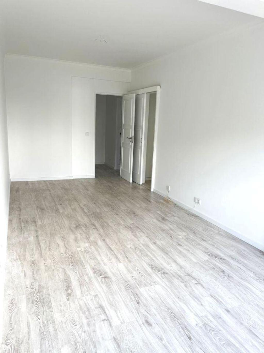 Imóveis para alugar Cascais - Fotos para T1 Remodelado, com arrecadação - S. Joao Estoril