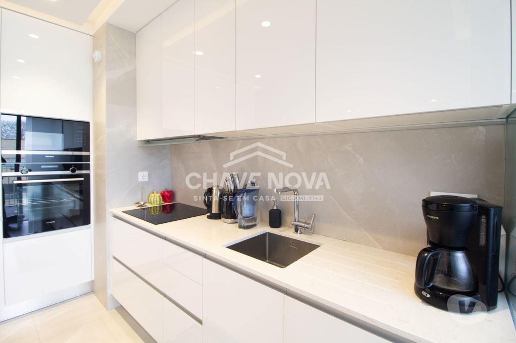 Apartamentos a venda Vila Nova de Gaia - Fotos para Apartamento T2+1 Como Novo c Garagem Box em Canidelo (GN 02107)
