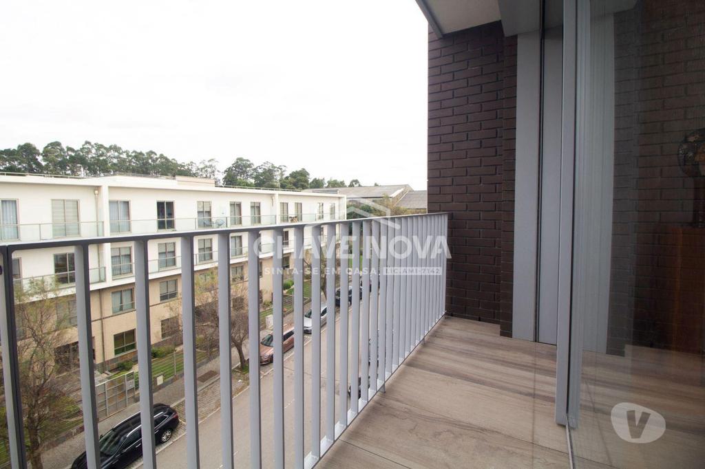 Apartamentos a venda Vila Nova de Gaia - Fotos para Apartamento T2+1 Como Novo c Garagem Box em Canidelo (GN 02107)