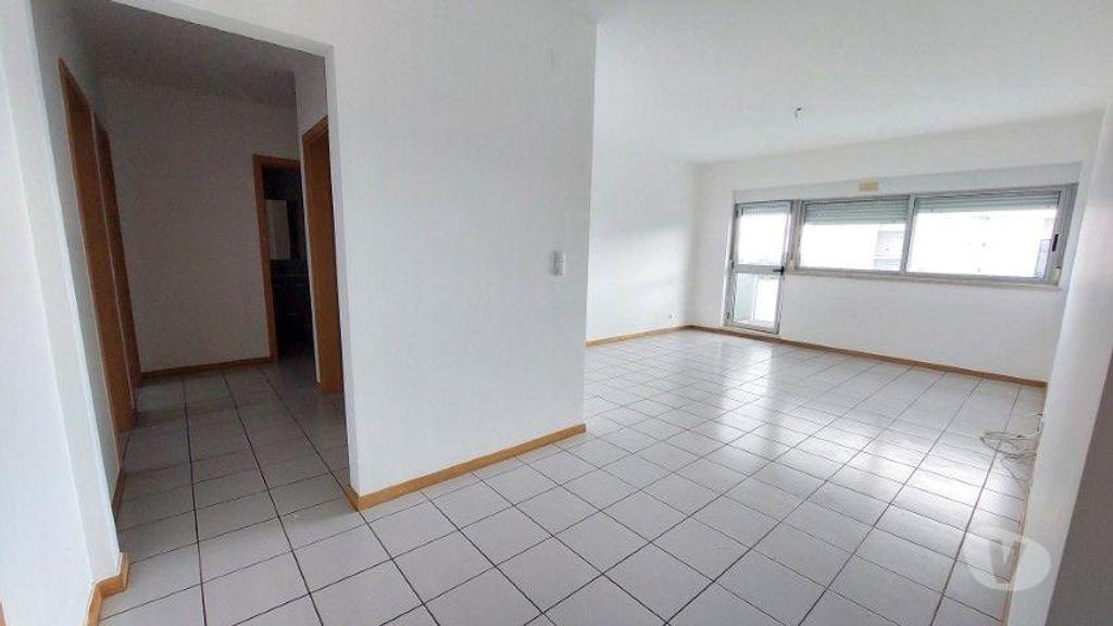 Imóveis para alugar Oeiras - Fotos para 190P T3 em Porto Salvo junto ao Lagoas Park com estacionamento