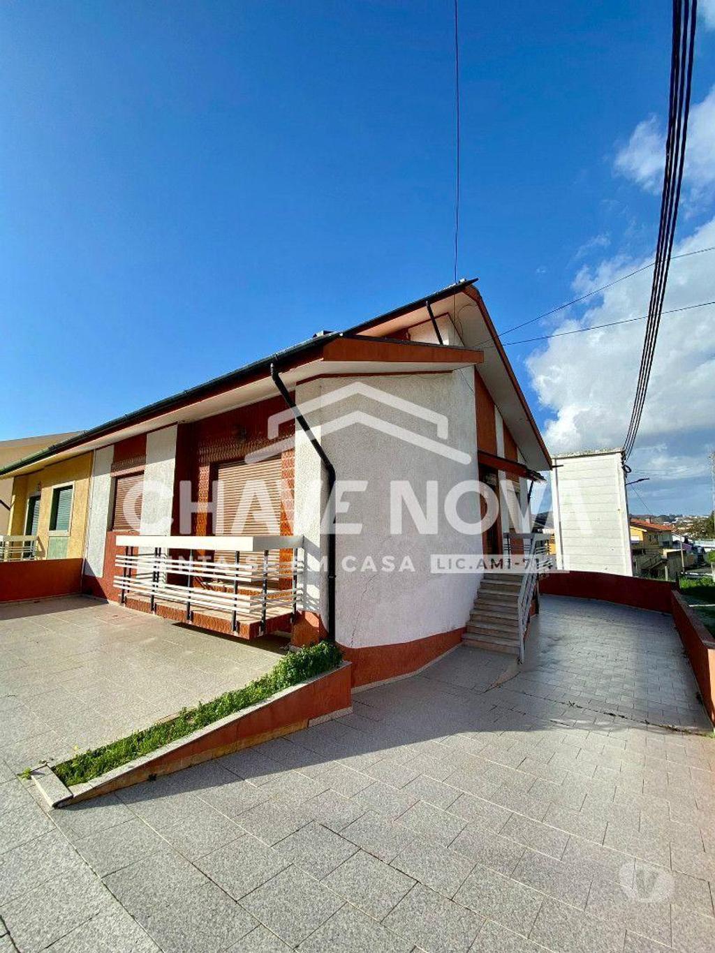Apartamentos a venda Vila Nova de Gaia - Fotos para Vila-nova-de-gaia-Moradia em Banda V3 em Canidelo (GN 02109)