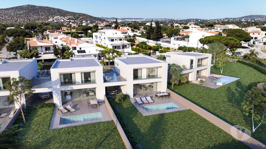 Apartamentos a venda Loulé - Fotos para Loule-Moradia Geminada T3 com piscina, Quarteira (VLM 00282)