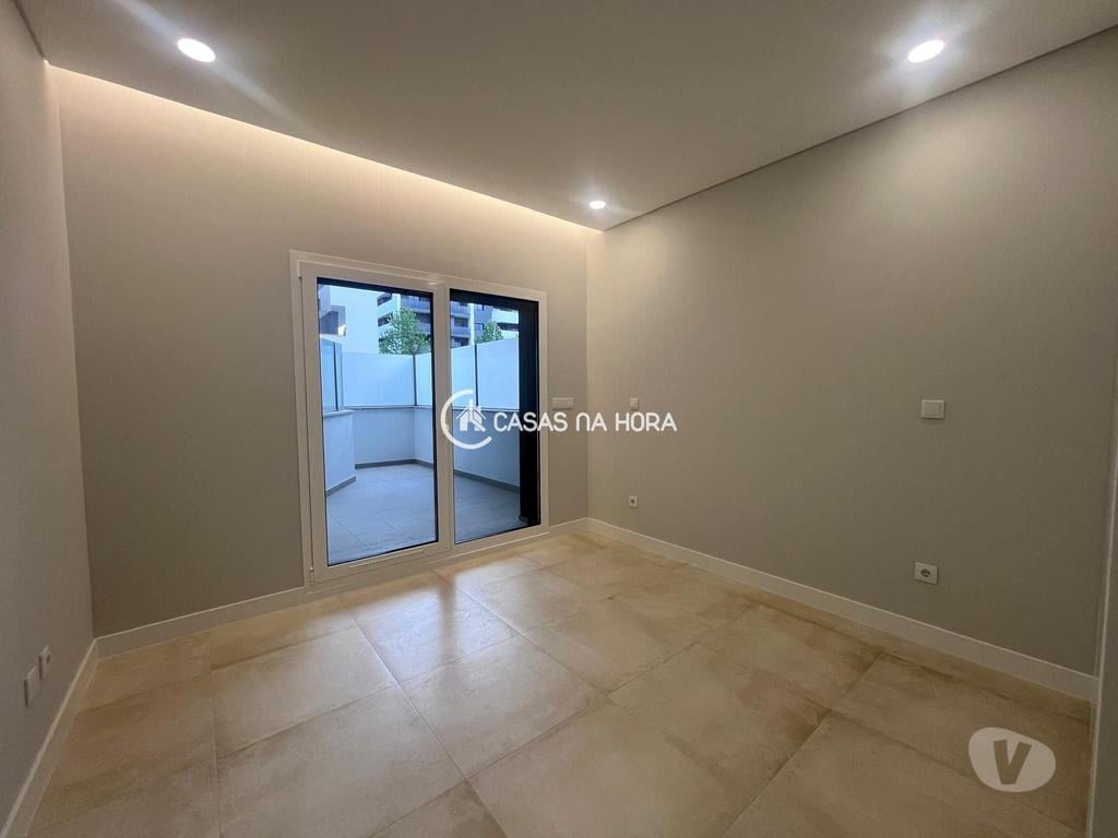 Comprar Loja Viseu - Fotos para Atelier com Terraço e kitchenette Equipada - Viseu