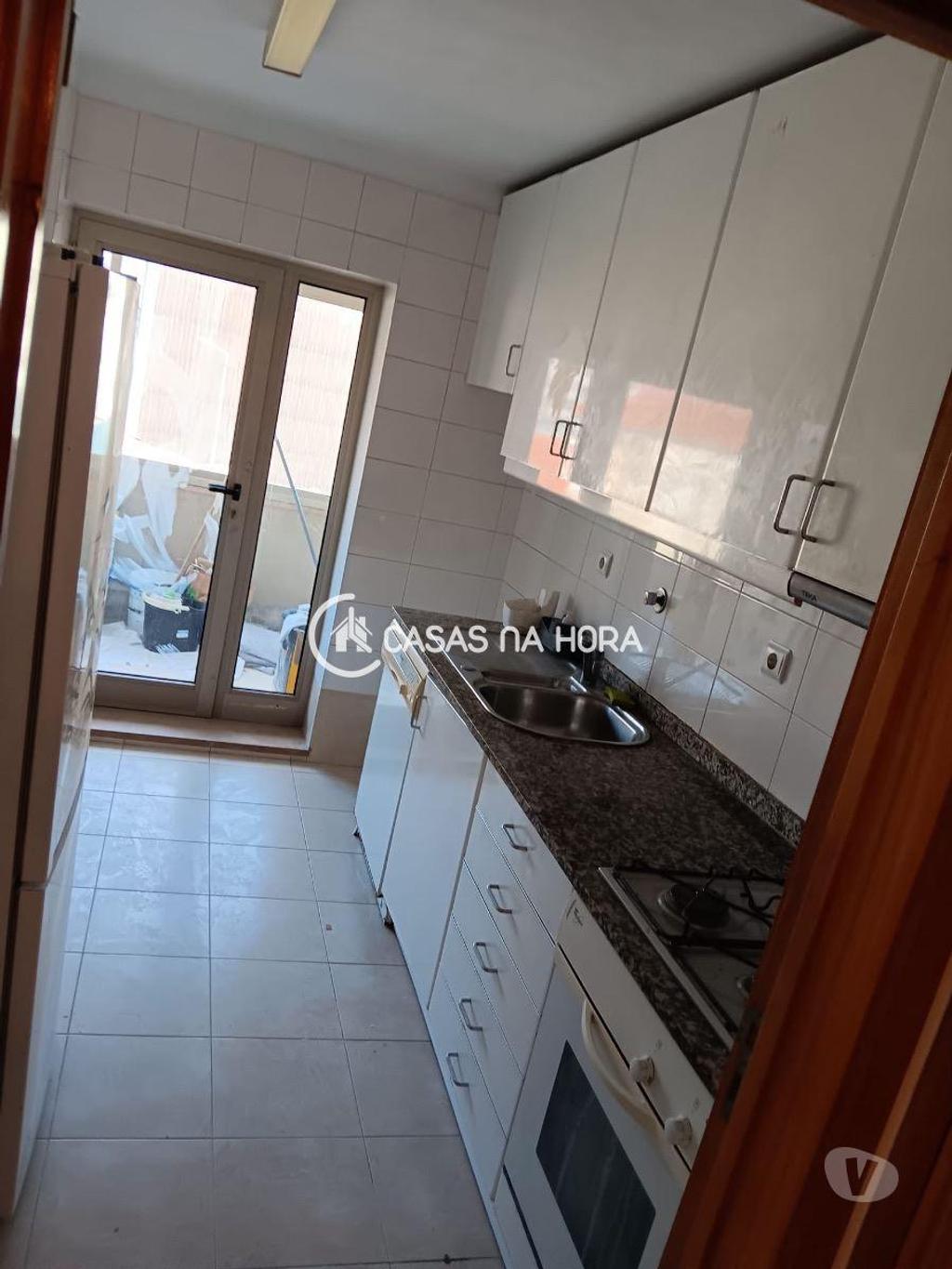 Apartamentos a venda Vila Nova de Gaia - Fotos para Apartamento T2 com Varanda em Santo Ovídeo Vila Nova de Gaia