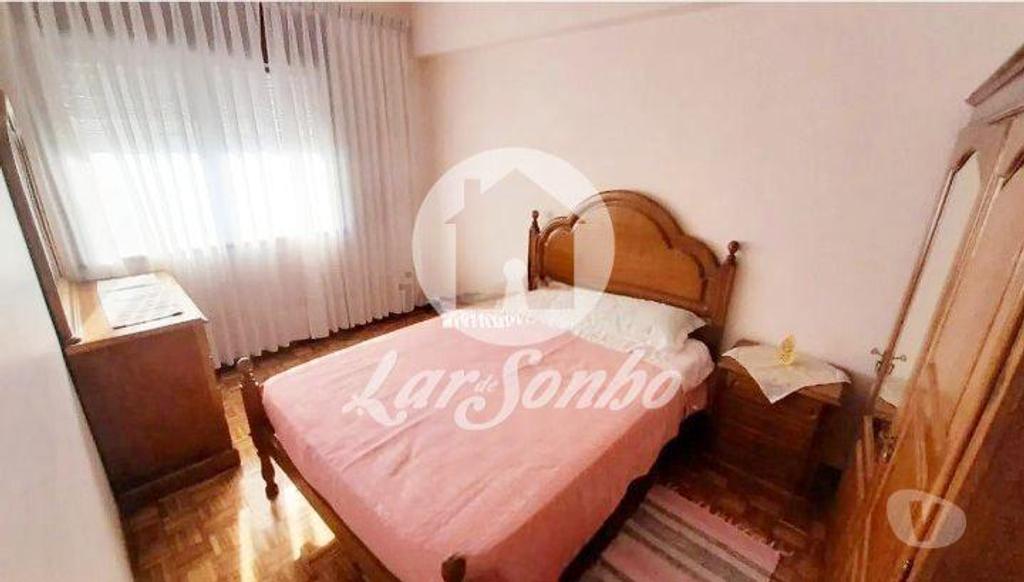 Apartamentos a venda Póvoa de Varzim - Fotos para Apartamento T1 com garagem fechada a 350m da praia - Aver-o-mar,
