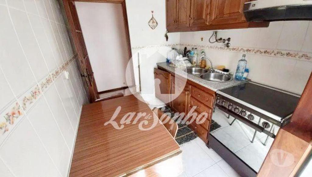 Apartamentos a venda Póvoa de Varzim - Fotos para Apartamento T1 com garagem fechada a 350m da praia - Aver-o-mar,