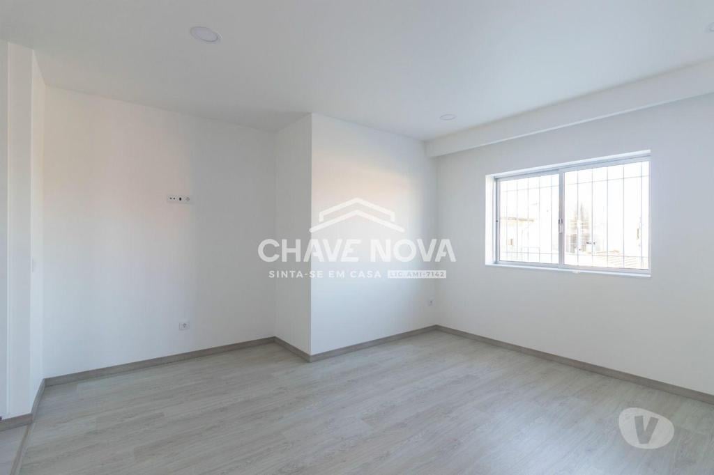 Comprar Loja Santa Maria da Feira - Fotos para Andar moradia T3 + Armazém em Arrifana, Santa Maria da Feira