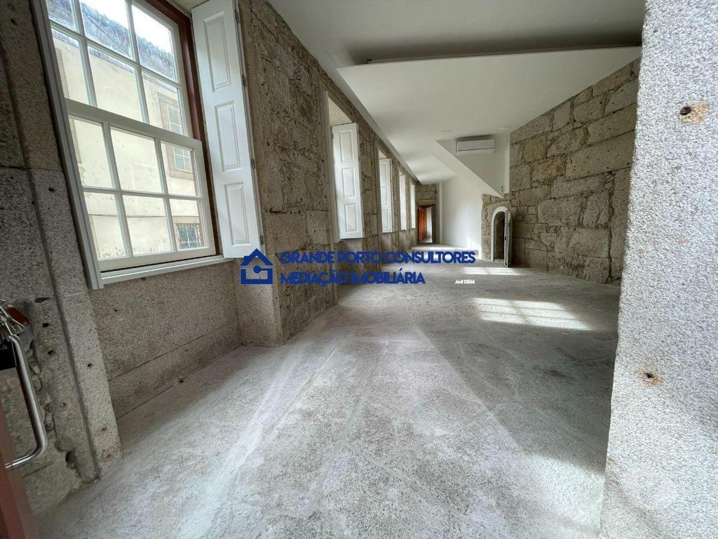 Comprar Loja Porto - Fotos para Loja Estabelecimento dá pra restauração - Zona Histórica...